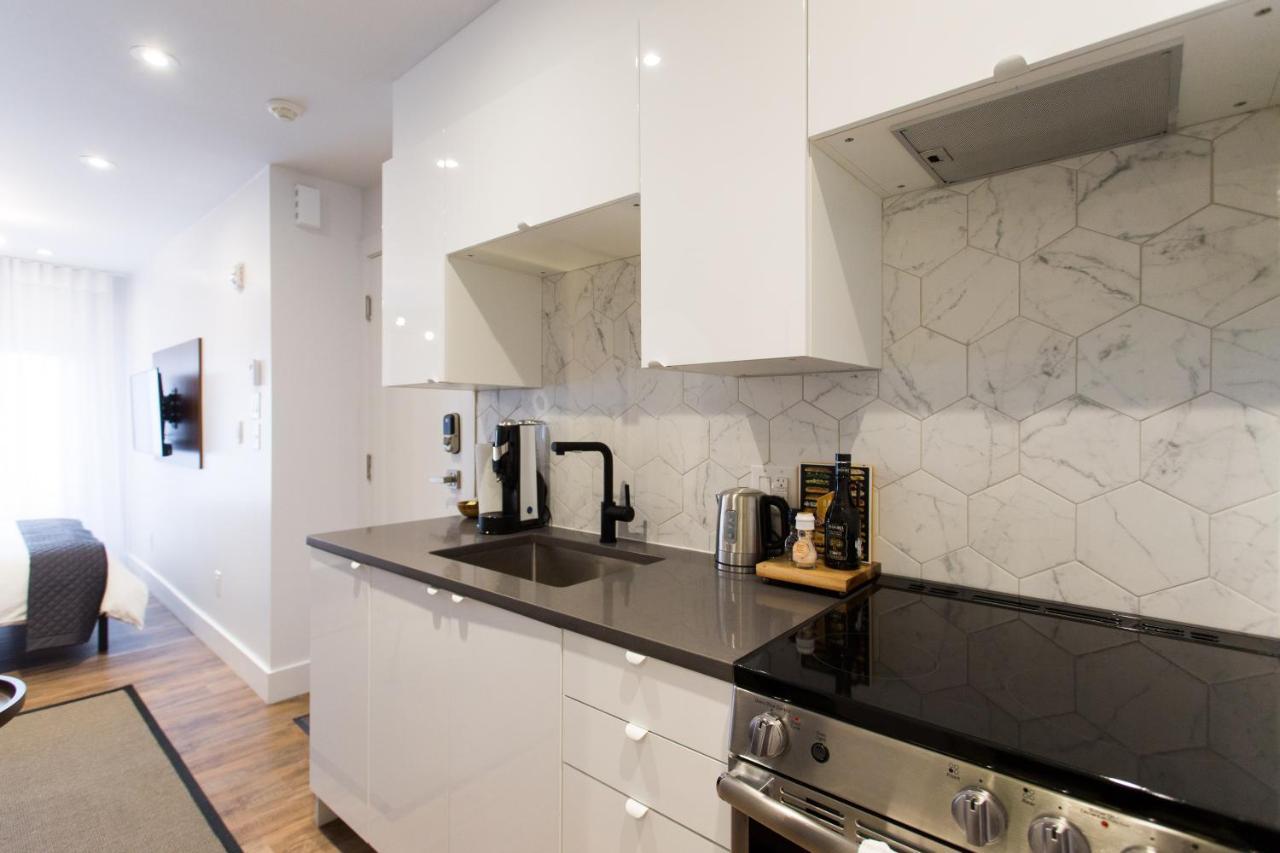 Romantic Studio In The Heart Of Little Italy By Den Stays มอนทรีอัล ภายนอก รูปภาพ